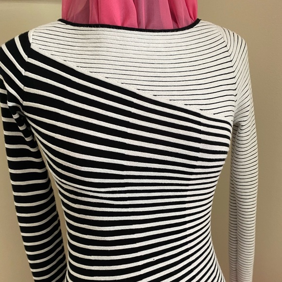Beautiful Rondina New York asymmetric Black/White Lightwght Sweater sz S Bodycon - Picture 2 of 5